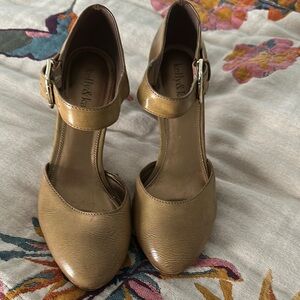 Kelly & Katie | Beige Heels